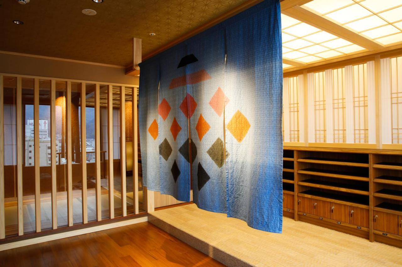 เดอะ ชิโรยามะ เทอเรซ สึยามะ วิลลา Hotel Tsuyama ภายนอก รูปภาพ